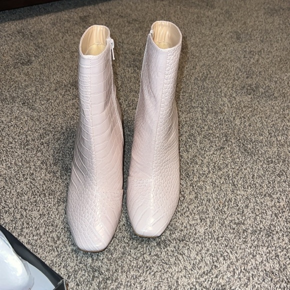 Lulu’s My Generation Pale Pink Crocodile High Heel Mid-Calf Boots Size 8 NWT - Picture 6 of 8